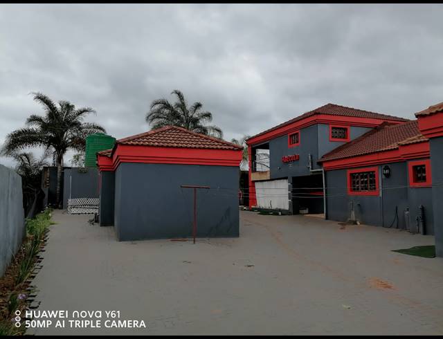 1,200M² GUESTHOUSE FOR SALE IN THOHOYANDOU RURAL